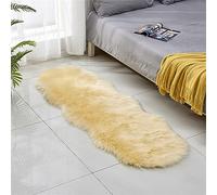 Tomifine Tapis en Peau de Mouton synthétique, Tapis Salon en Fausse Fourrure, Man Made Luxe Tapis de Canapé Coussin Cozy Sensation comme véritable Laine (Beige,50 x 80 cm)