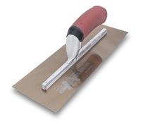 Truelle de lissage Marshalltown avec Manche Durasoft courbé en Acier doré, très adaptée aux sols et au béton, Dimensions de la truelle : 356x127 mm