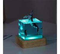 Tuzsocr Lampe 3D en résine époxy, veilleuse LED en forme de baleine, plongeur de mer et cube de requin, sculpture réaliste d'animaux de l'océan, modèle de baleine avec base en bois de 70 mm, cadeau de