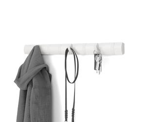 Umbra Flip Patère murale, 8 crochets, Blanc | Bois de pin, fixation murale incluse, gain de place, multi usage, notice et visserie fournies, pour manteaux écharpes sacs