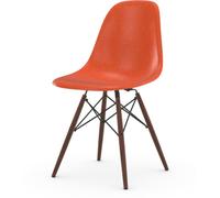 Vitra Chaise Eames en fibre de verre DSW - Red Orange - érable foncé