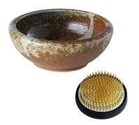Wazakura Kit Ikebana : Vase Mino Rayures Blanches et Kenzan 61 mm | Vase suiban rond de 128 x 48 mm et pique-fleurs kenzan de 61 mm à aiguilles en laiton, 517 g au total, fabriqués au Japon