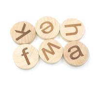 WHAMVOX Tranche Ronde de Bois Alphabet 30mm avec Surface Lisse et Gravée, 26 Pièces par Sachet, pour Bricolage DIY