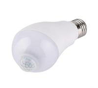 Zerodis Lampes de Table Ampoule à Tête Rotative à 350 Degrés, Angle de Faisceau de 120, Portée de 5 à 8 M, Capteur de 150 Degrés avec Crépuscule à l'aube pour Couloir, Ampoule à Détecteur de (7W)