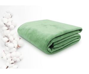 ZOLLNER Couverture Douillette Moelleuse en 150x200 cm - Couverture de canapé Douce en Vert Clair - Lavable jusqu'à 40°C - avec Bande de Bordure - qualité hôtelière - certifiée Oeko Tex®