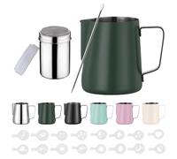 Zuquik Pot à Lait Barista en Acier Inoxydable de 350 ml Avec Mesure Mark 12oz, Pot à Mousse de Lait avec Saupoudreur de Cacao, 16 Pochoirs et Stylo pour Cappuccino et Expresso,Vert Foncé